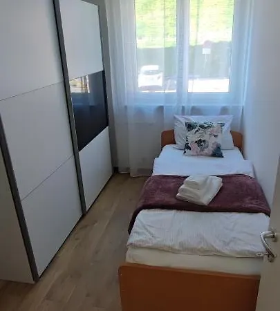 Vista Apartment *