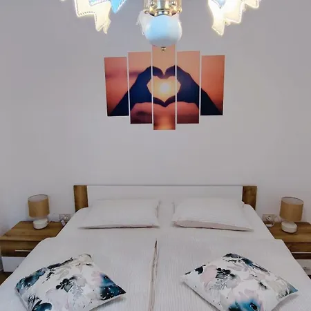 Vista Apartment *